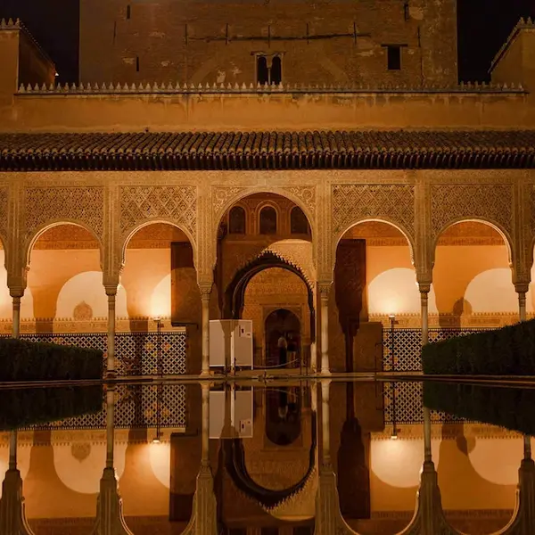 La Alhambra de noche